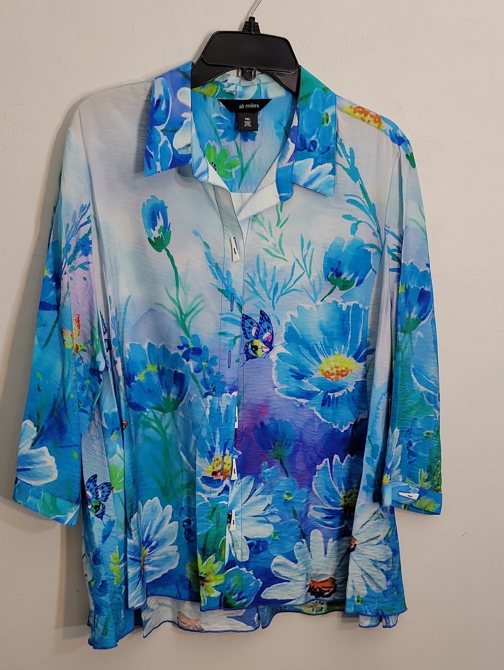 Ali Miles Blue Floral Button-Down Blouse